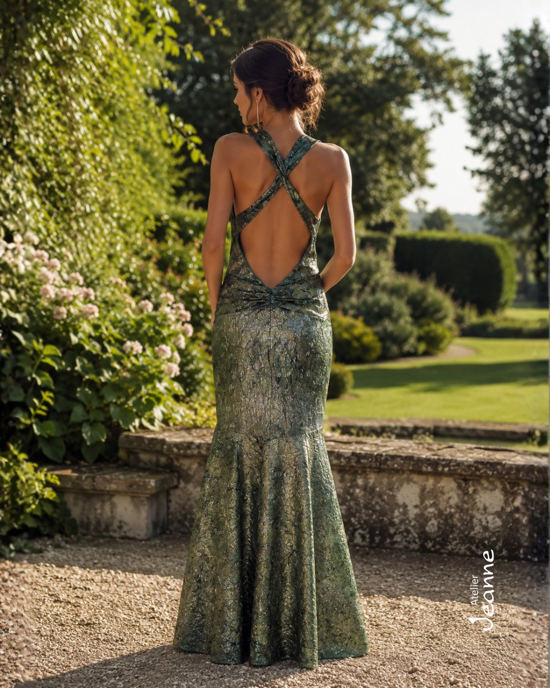 Abito in broccato stile sirena con gioiello sulle spalle – Taglia 42/44