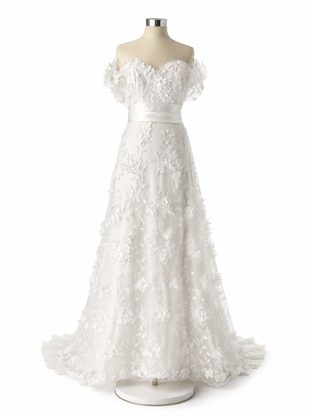 Abito da sposa in tulle ricamato con fiori 3D e fascia in raso