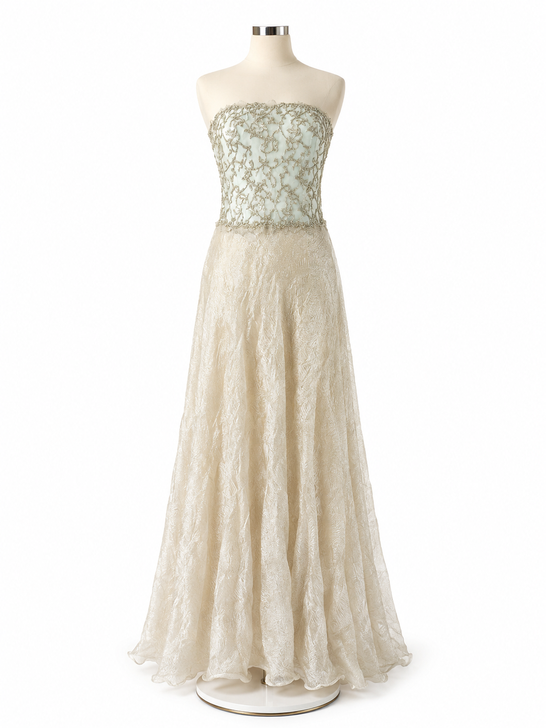 Abito da sposa con corpetto Chantilly ricamato e gonna in organza stropicciata