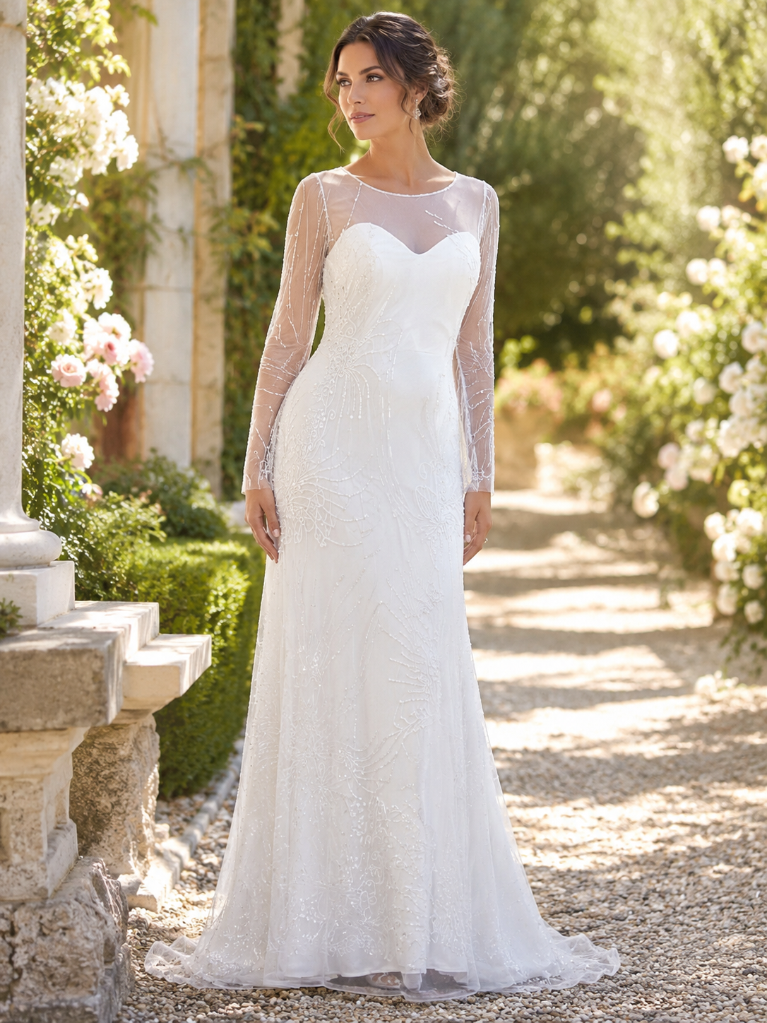 Abito da sposa in tulle ricamato luminoso con maniche lunghe trasparenti e strascico in organza di seta pura